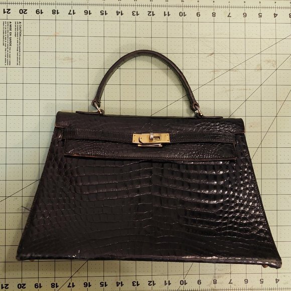 Vintage Handbags - VINTAGE Crocodile Handbag 32 CM